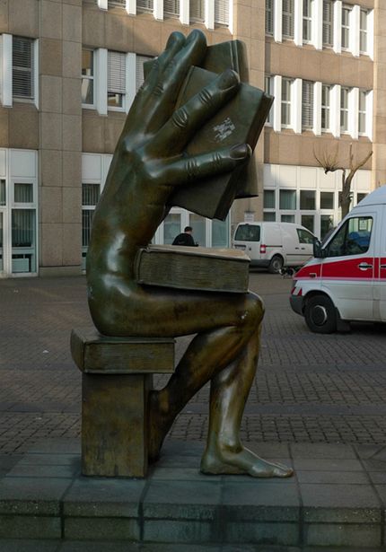 reading-monuments