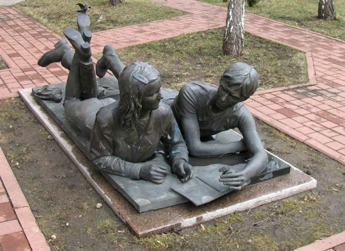 reading-monuments