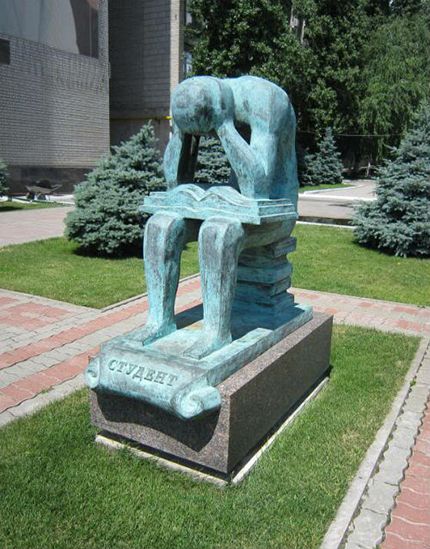 reading-monuments