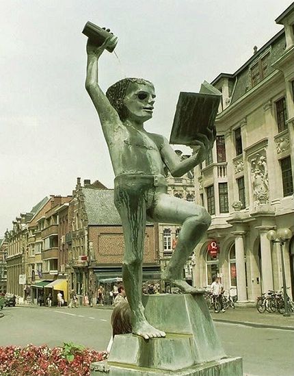 reading-monuments
