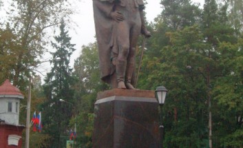 Памятники: В.А. Всеволожский (бронза, высота 3 м 50 см) , г. Всеволожск Памятники: В.А. Всеволожский (бронза, высота 3 м 50 см) , г. Всеволожск