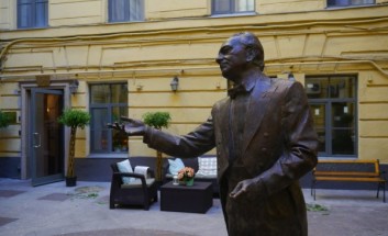 Памятники: дирижер Темерканов Памятники: дирижер Темерканов