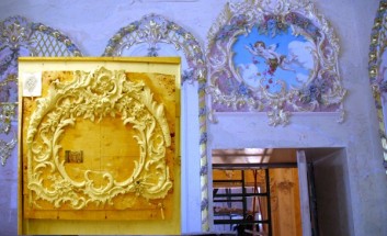 Лепной декор: Модель декора в работе (пластилин) Лепной декор: Модель декора в работе (пластилин)