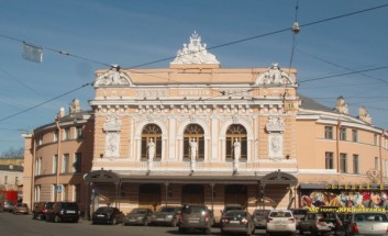 Реставрация: цирк скульптура фронтона Реставрация: цирк скульптура фронтона