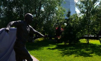 бронзовая статуя на заказ бронзовая статуя на заказ